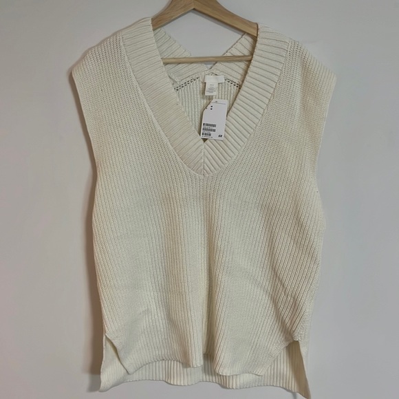 H&M Sweaters - NEW white sweater vest